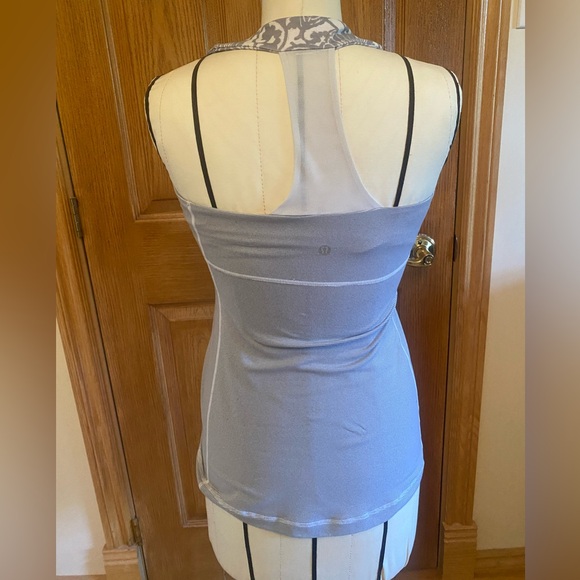 Lululemon Women’s Gray Layered Sports Bra Scoop Neck Tank || Size: 6 - Picture 6 of 6
